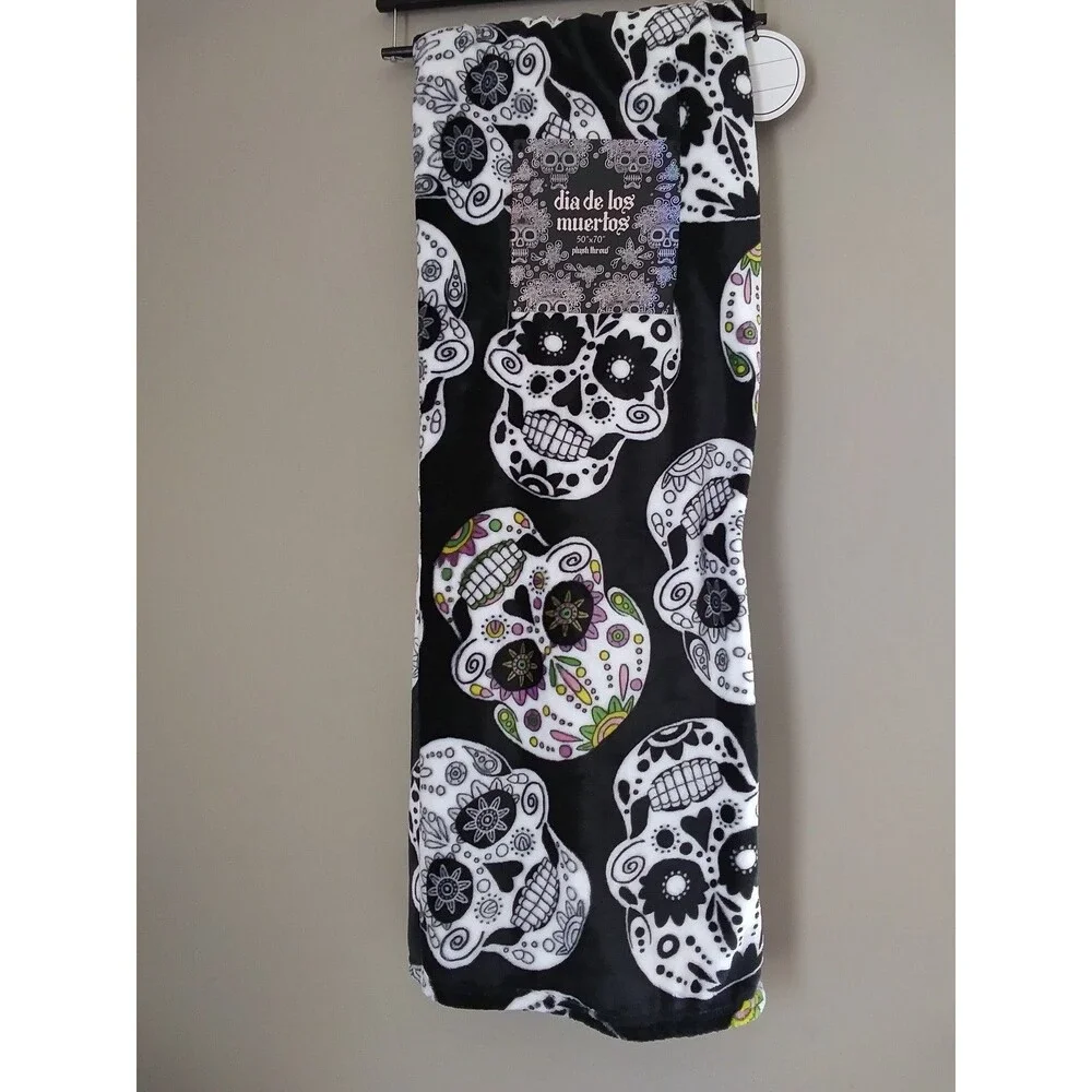 NWT Dia De Los Muertos Blanket